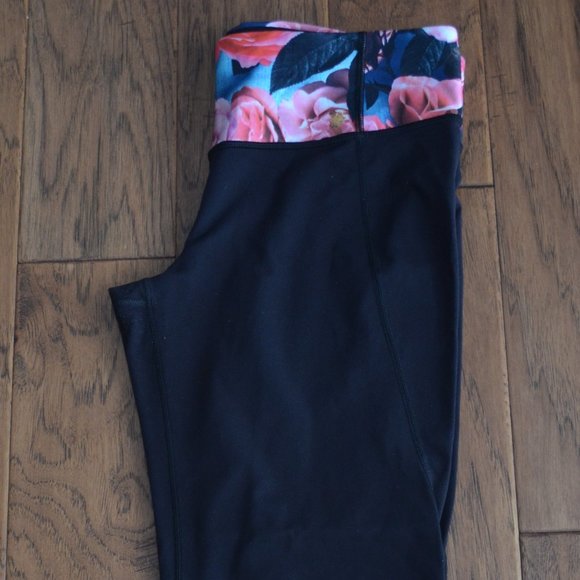 lululemon athletica Pants - Secret Garden Floral Gather & Crow Crop Yoga Pants